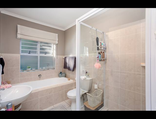 3 BEDROOM HOUSE TO LET IN VAN RIEBEECKSHOF